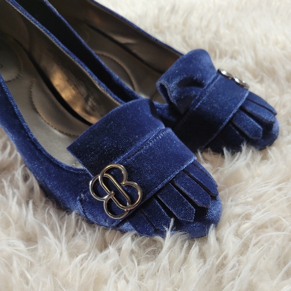 NWOT Bandolino Blue Velvet Heels 7 1/2 - Picture 3 of 7